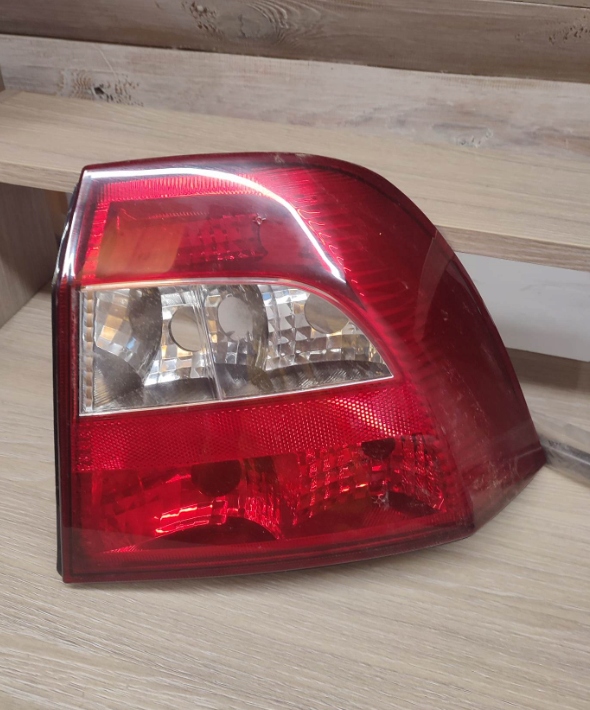 OPEL VECTRA FARO PARTE TRASERA DERECHA CHATCHBACK, BERLINA 