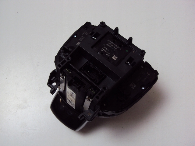 CONTRÔLEUR PANNEAU IDRIVE MERCEDES C-KLASA W205