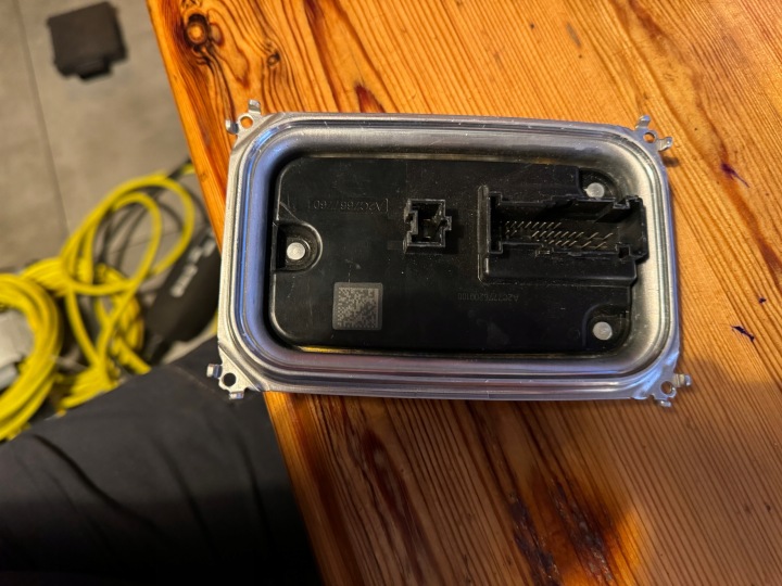 MERCEDES A2139007933 CONVERTISSEUR MODULE LED