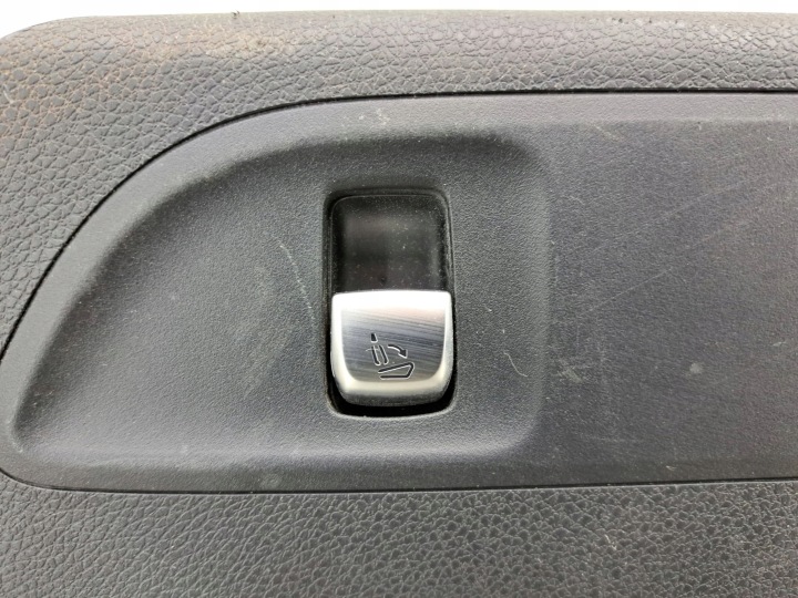 MERCEDES-BENZ E W213 2017 COLLECTEUR GARNITURE COUVERCLES DE COFFRE