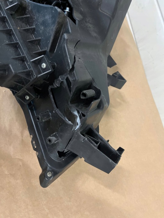PROJECTEUR GAUCHE CÔTÉ MITSUBISHI ASX 8301D481