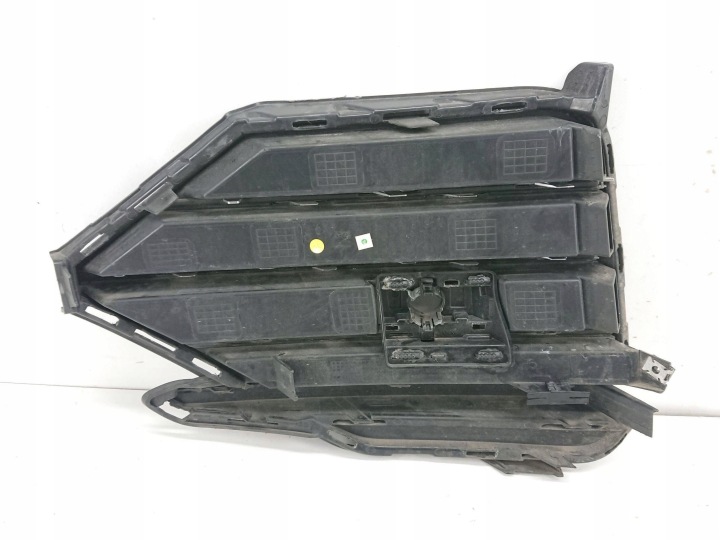 VOLKSWAGEN TOUAREG III 3 GRILLE DROITE PARE-CHOCS AVANT AVANT