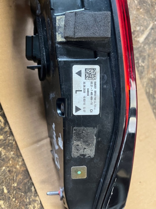 PHARE ARRIÈRE DROITE GAUCHE DANS COUVERCLE DE COFFRE INTÉRIEURE VERS BMW F44 7465470 7465469