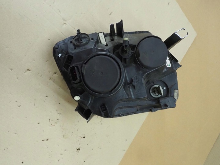DACIA DUSTER LIFT PHARE AVANT GAUCHE 260608209R EUROPE