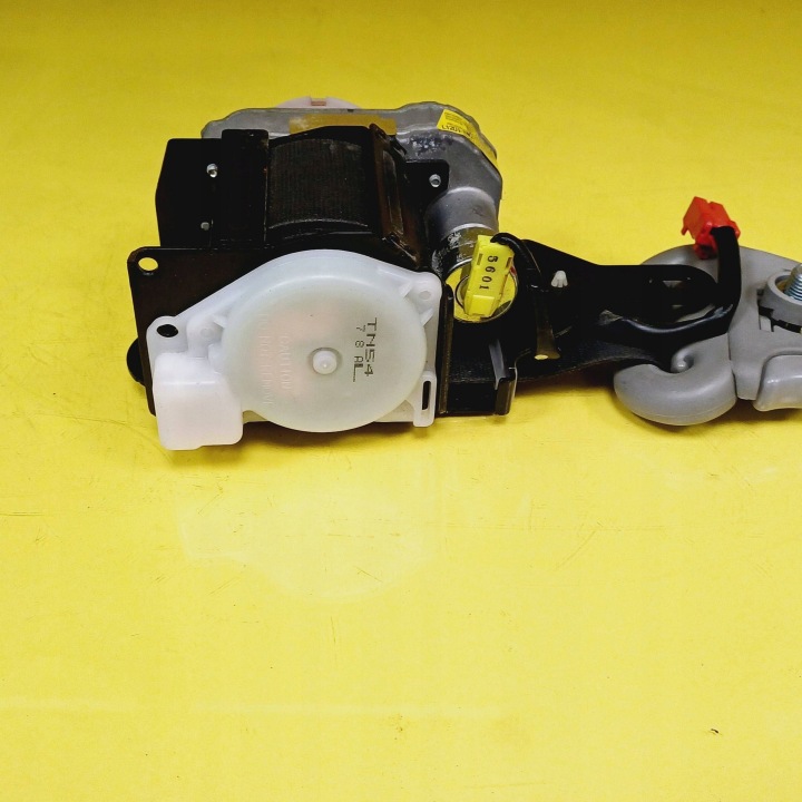 CEINTURE DE SÉCURITÉ GAUCHE AVANT MITSUBIDHI PAJERO 5D 0429082 NR631