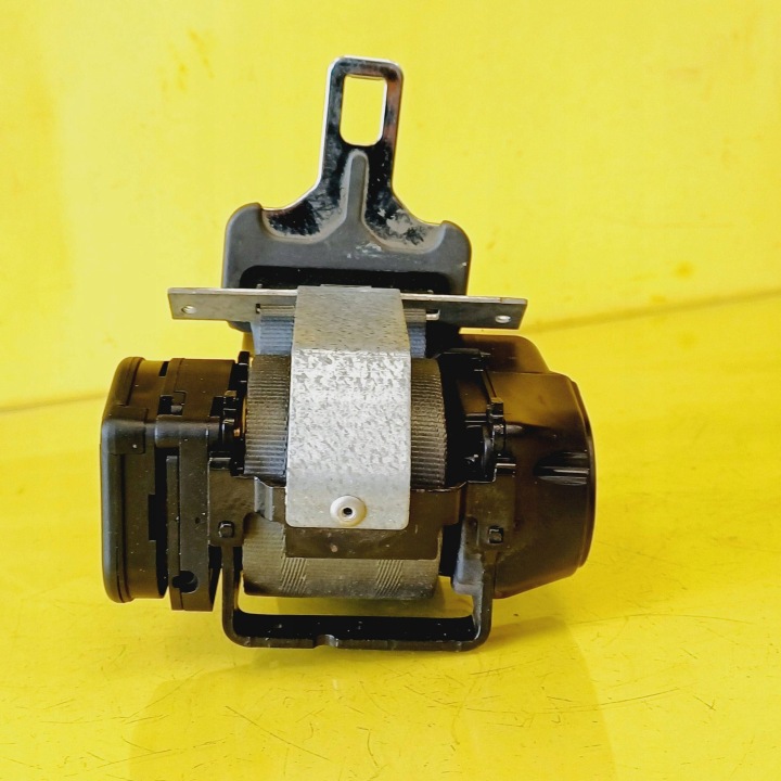 CEINTURE DE SÉCURITÉ CENTRAL ARRIÈRE MITSUBISHI SPACE STAR 570528500F NR332