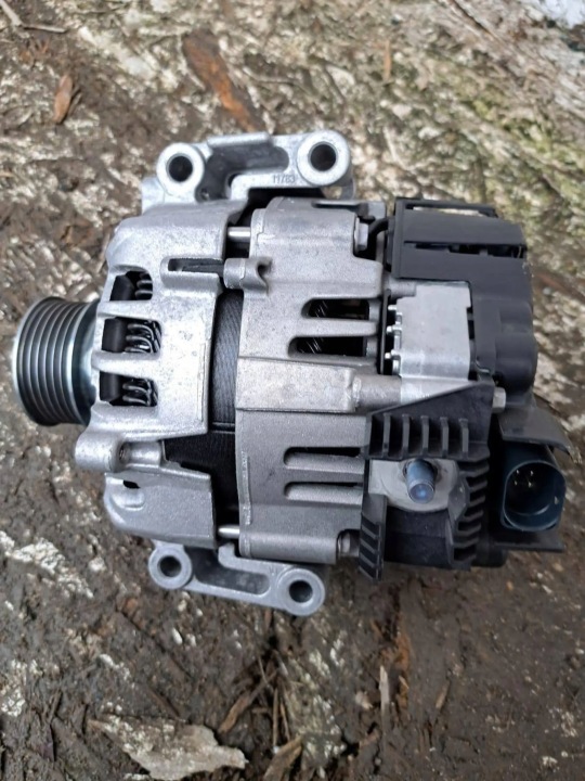 AUDI A5 8T 8F 2010 ALTERNATORY COMPLET