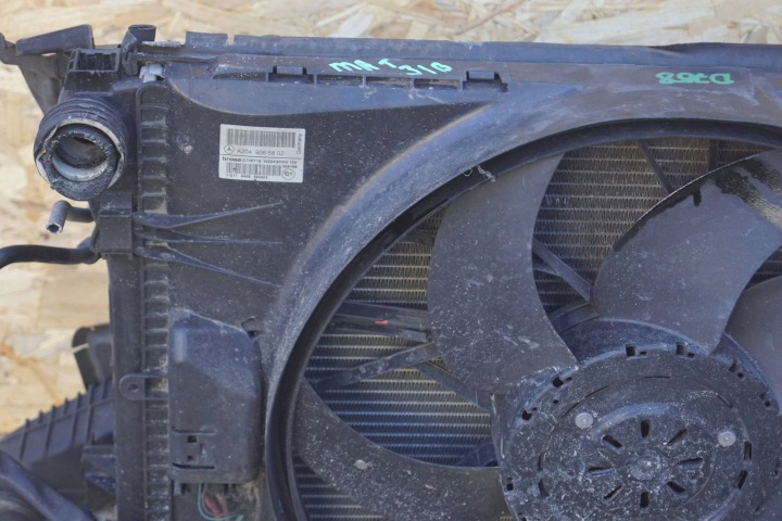 MERCEDES W204 RADIATEURS VENTILATEUR AUTOMATE 1.8 (D758)