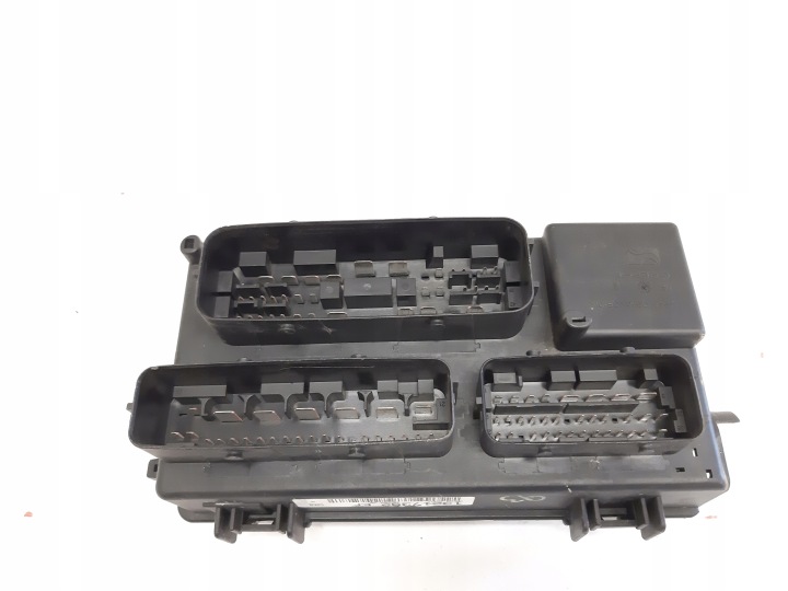 OPEL CORSA D BOÎTE MODULE FUSIBLE 13217392