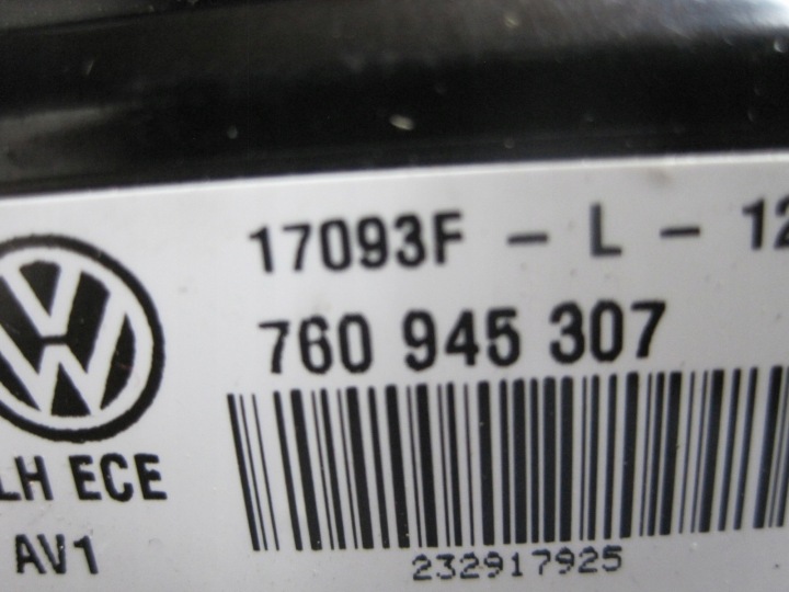PHARE ARRIÈRE SUR COUVERCLE DE COFFRE GAUCHE VW TOUAREG 3 III 760 23R LED 760945307