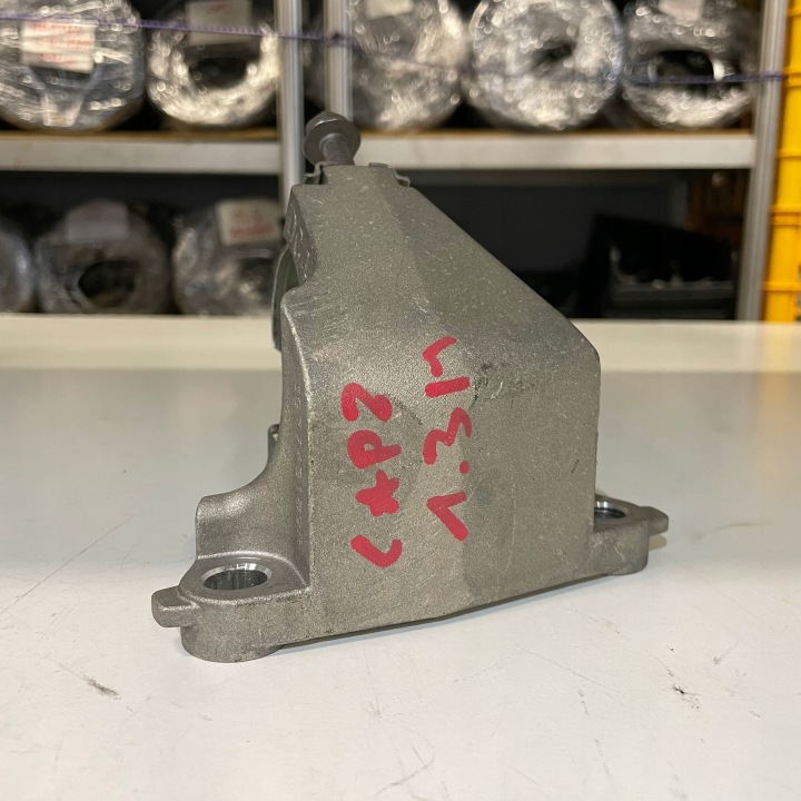 RENAULT CAPTUR II 1.3 TCE SUPPORT DEMI-ARBRE 397748189R DC4