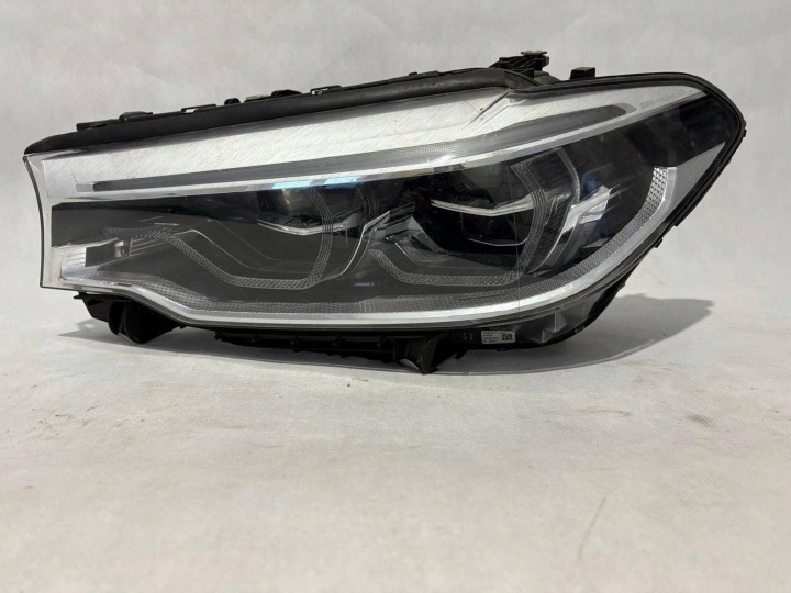 PROJECTEUR GAUCHE CÔTÉ BMW 5 G30 G31 G38 7439193
