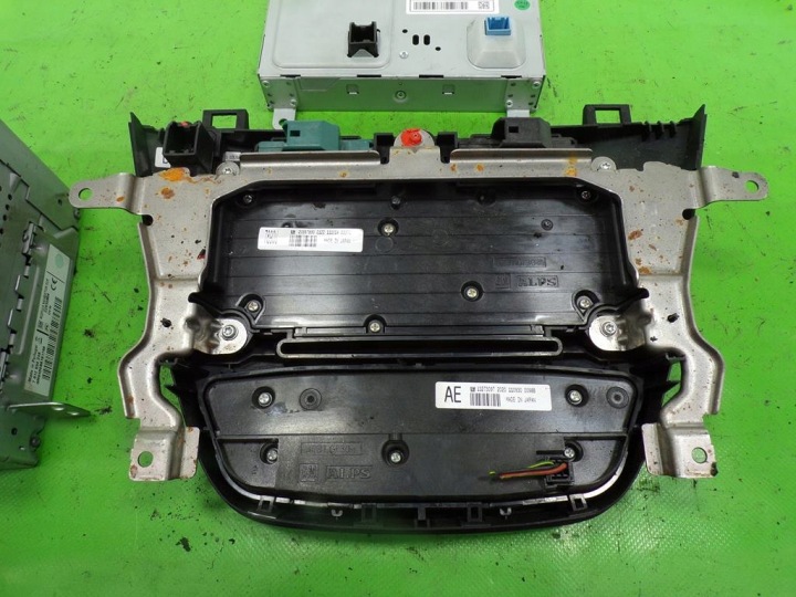 OPEL INSIGNIA RADIO MONITEUR NAVIGATION PANNEAU COMMANDE 22830698 20939145