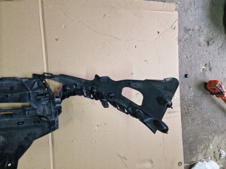RENFORCEMENT PARE-CHOCS SOUS PARE-CHOCS FORD FOCUS MK3 10-14