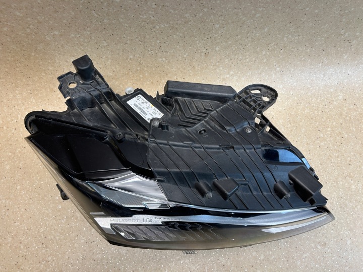 PHARE DROIT AVANT DROITE AVANT COMPLET LED PEUGEOT 308 III T10 9849116280