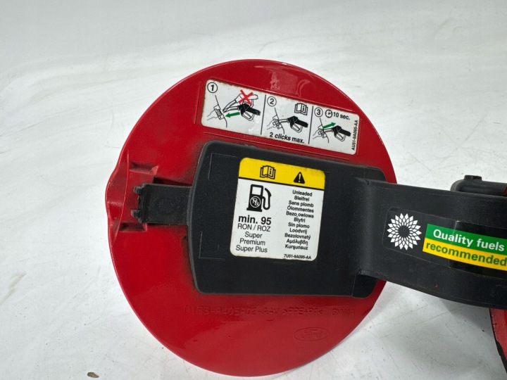 FORD FIESTA ST 2014 BOUCHON GOULOTTE DE REMPLISSAGE CARBURANTS