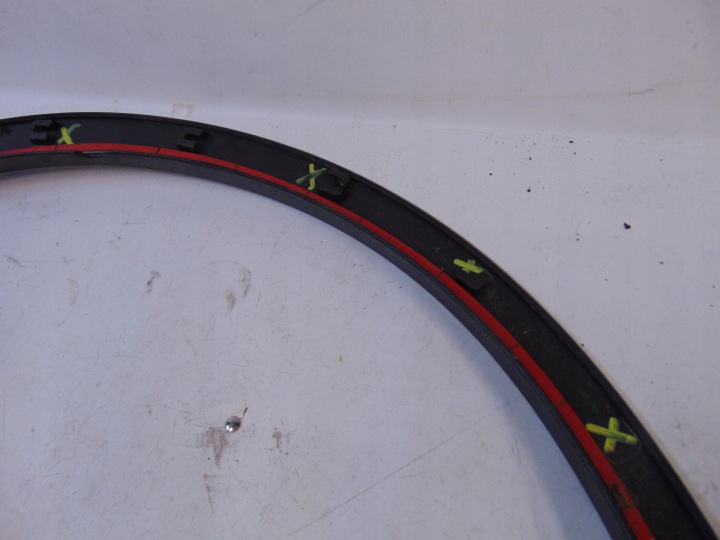 AUDI Q3 MOULURE GARDE-BOUE PASSAGE DE ROUE DROIT AVANT 8U0853718