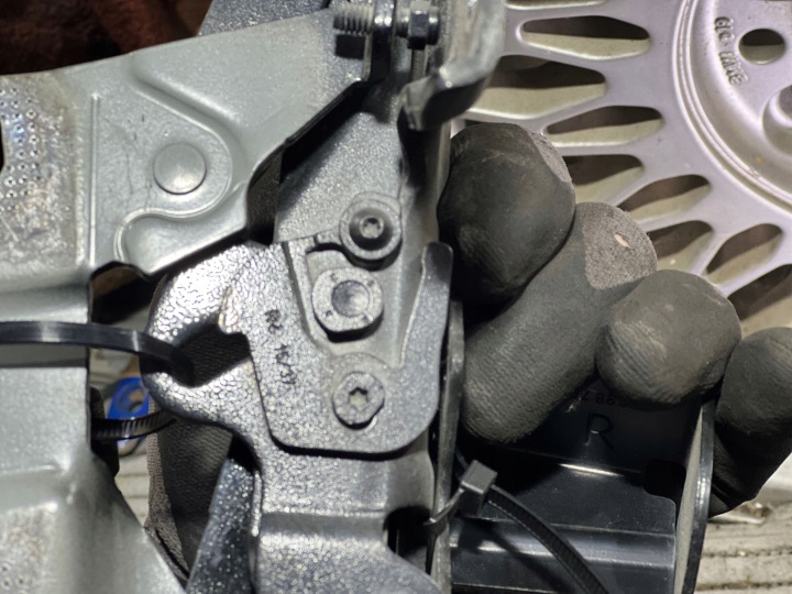 MERCEDES W166 W292 CHARNIÈRE CAPOTS GAUCHE 15499