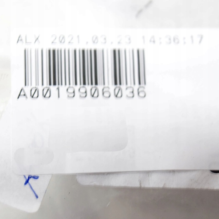 VIS VERS TÔLES MERCEDES ESSENCE C W203 48 X 19 MM 1 PCS A0019906036
