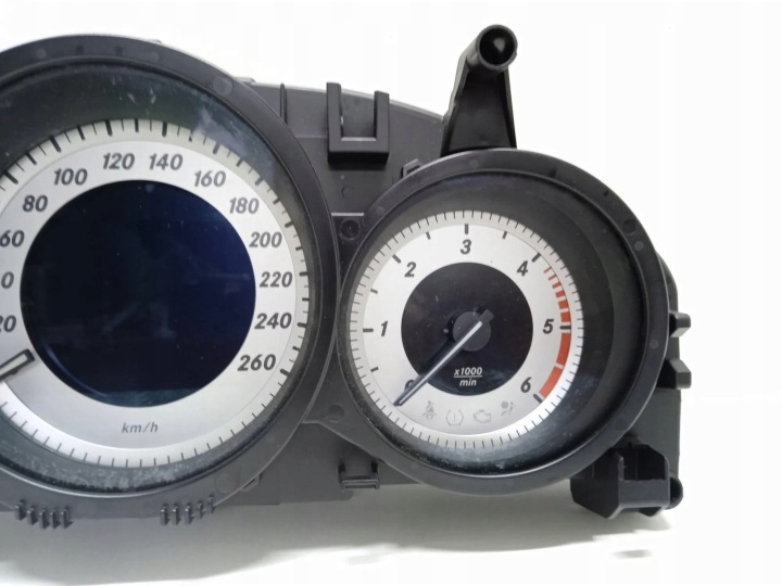 COMPTEUR MERCEDES-BENZ E (W210) A2049004108 2.14L DIESEL 100KW 2013