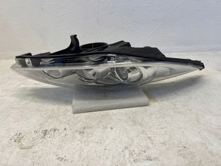 FORD FIESTA MK7 PHARE AVANT DROITE 8A61-13W029-CF EUROPE