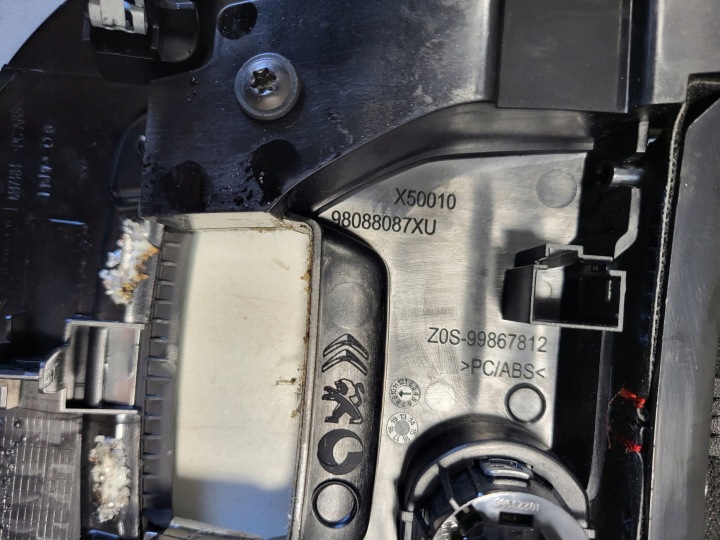 PEUGEOT 308 II T9 LIFT CONSOLE CENTRALE DÉMARREUR STOP 98088087XU 96770535ZD