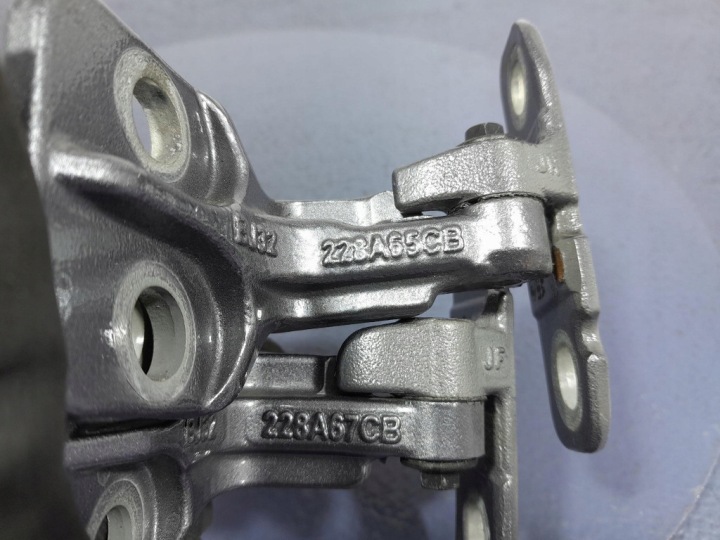 RANGE ROVER EVOQUE II L551 CHARNIÈRE PORTES ARRIÈRE GAUCHE ENSEMBLE BJ32-228A67-CB