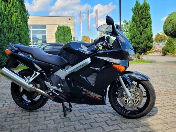 HONDA VFR VFR800FI,RC46,FILM ESSENCE 110KM