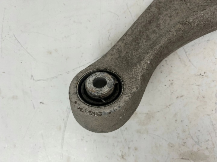 BRAS DE SUSPENSION ARRIÈRE AUDI A4 S4 B8 8K 8K0505323H