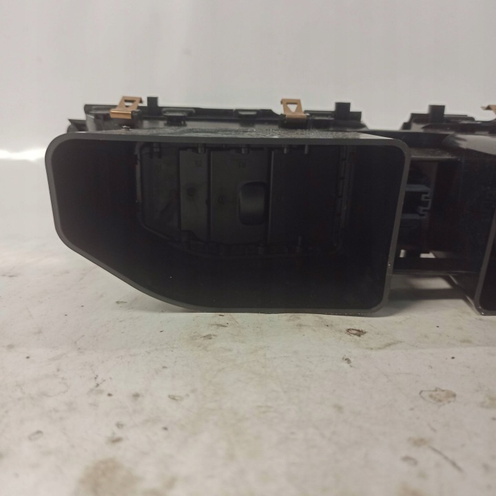 SKODA FABIA IV GRILLE CONDUIT D'AIR 6VA820951