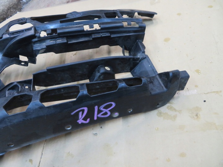 BMW 5 G30 G31 GLISSIÈRE PARE-CHOCS DROIT AVANT 7385346