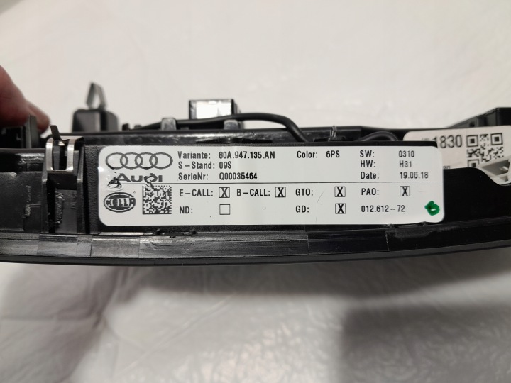 AUDI Q5 80A AMPOULE ÉCLAIRAGE CABINES AVANT 80A947135AN