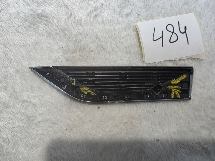 EMBLÈME MOULURE GARDE-BOUE DROIT AVANT AUDI A5 8W6853602A