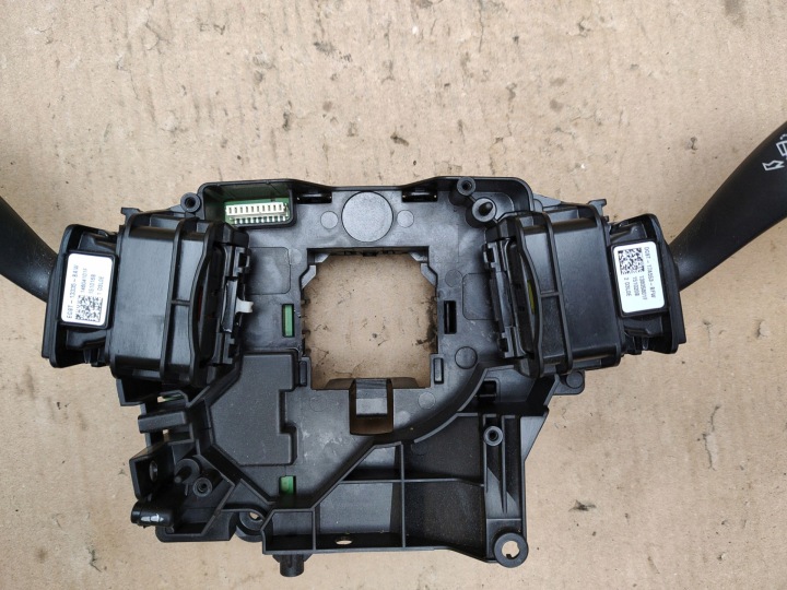 COMMUTATEUR COMPOSITE FORD FUSION USA 2 2016 DG9T-17A553BFW