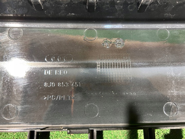 AUDI TT 8J0 GRILLE CALANDRE RADIATEUR 8J0853651