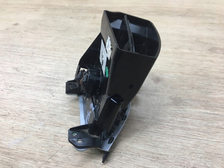 GRILLE ADMISSION AIR CONDUIT D'AIR GAUCHE AVANT TESLA X