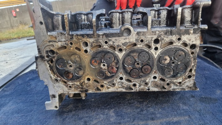COMPLÈTE CULASSE TRANSIT 2.4 6C1Q6090