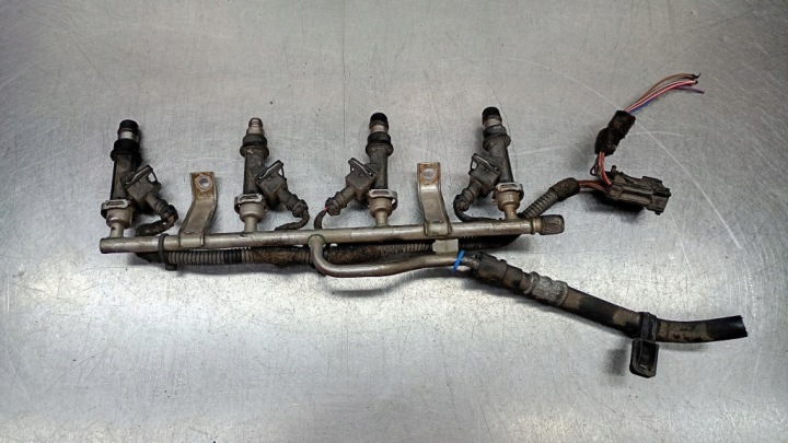 MOULURE INJECTION INJECTEURS 25343299 OPEL MERIVA A 1.6 16V