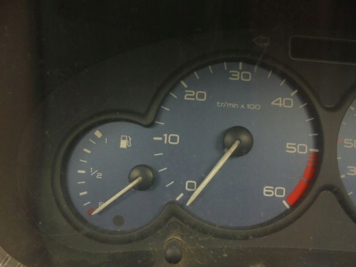 BERLINGO I COMPTEUR TABLEAU DE BORD LIFT 2.0HDI 9656801980