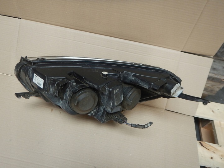 FORD TRANSIT COURIER I 14-17 PHARE AVANT DROITE ET76-13W029-AJ