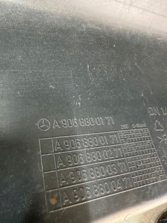 MERCEDES SPRINTER W906 RENFORCEMENT PARE-CHOCS ARRIÈRE A9068803671