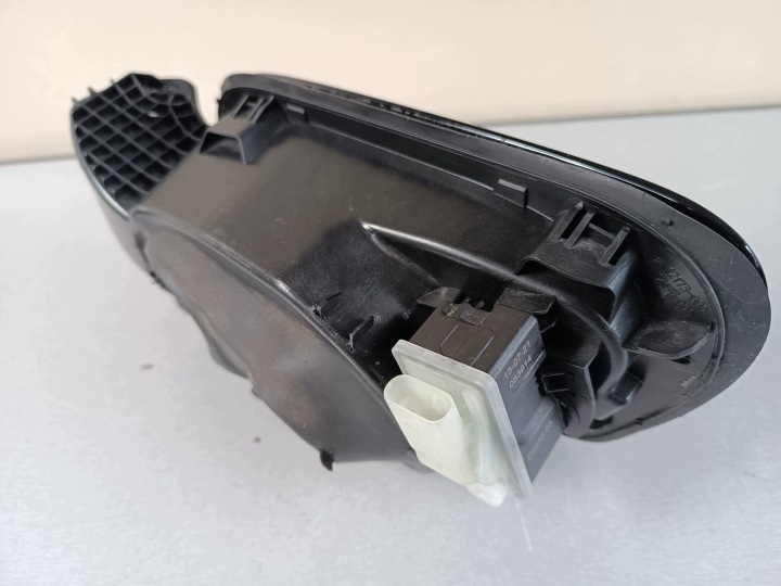 VOLVO XC40 CLAPET GOULOTTE DE REMPLISSAGE GOULOTTE DE REMPLISSAGE DE CARBURANT 32296808