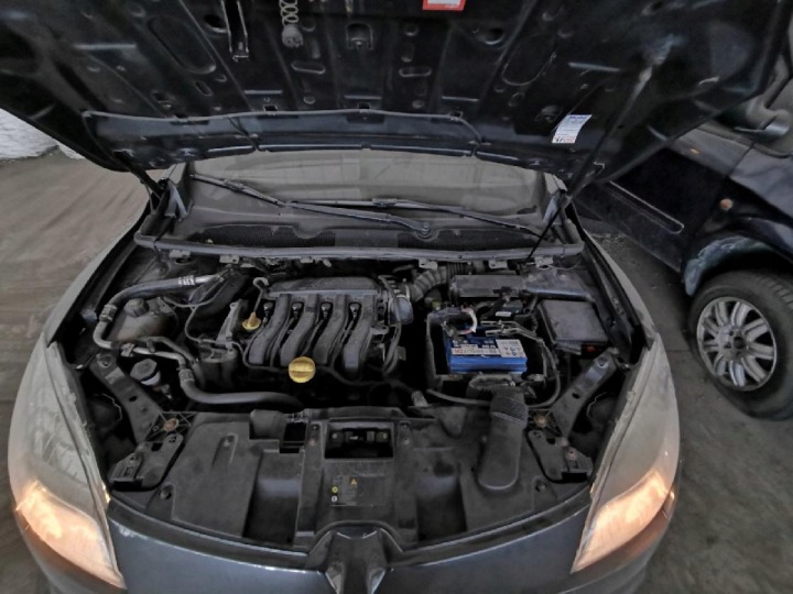 RENAULT MEGANE MOTEUR BOUCHONS RÉCHAUFFEURS 2010 1.6L N105212V VHB3010007A