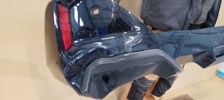 PARE-CHOCS ARRIÈRE ARRIÈRE DOUBLURE BMW 5 UNIVERSEL G61 MODULE 23- 8084716 51128084716