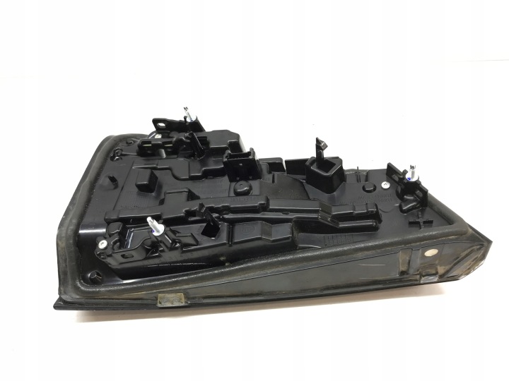 PHARE ARRIÈRE ARRIÈRE GAUCHE DANS COUVERCLE DE COFFRE BMW X3 G01 LCI 2SD2692