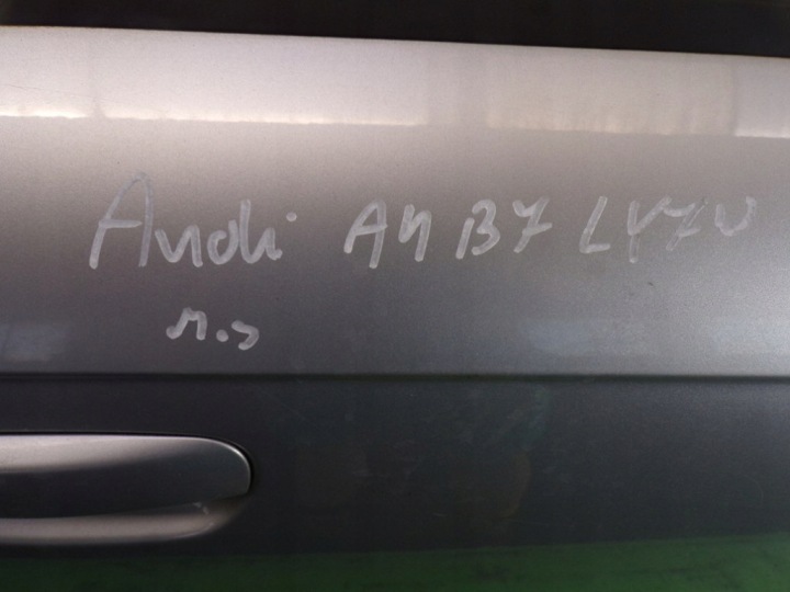 AUDI A4 B7 PORTES AVANT DROIT LY7W
