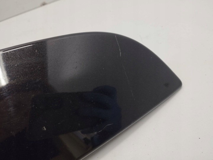 NISSAN JUKE I F15 MOULURE ÉCLAIRAGE ARRIÈRE CADRE DE PLAQUE D'IMMATRICULATION