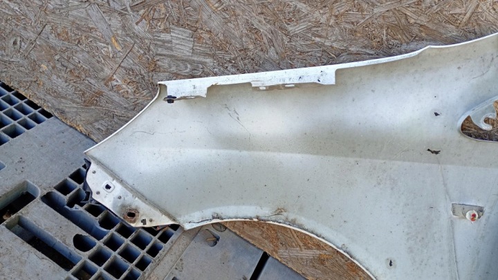 AILE AVANT DROIT OPEL CORSA D Z474