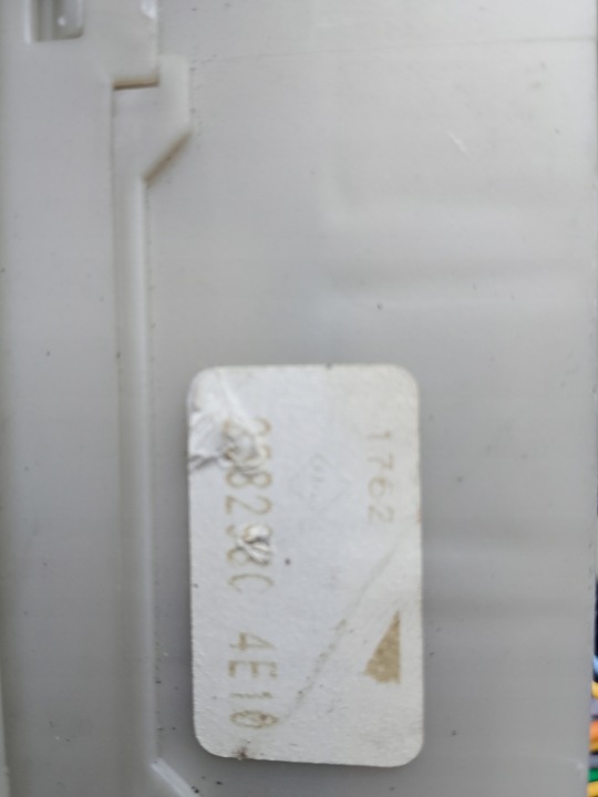 MODULE FUSIBLE BOÎTE FUSIBLES RENAULT 233293C MODUS