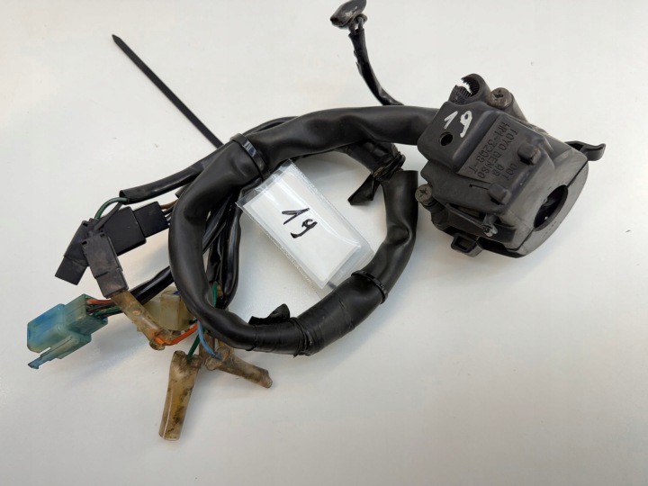 HONDA RADIO 600 PC34 COMMUTATEUR GAUCHE MANETTE
